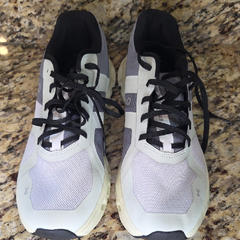 On Men's Gray and Black Athletic Shoes